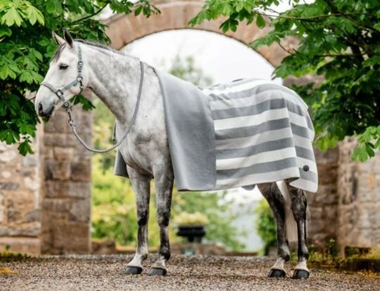 Horseware New Market Fleece Cooler Vierkant Grijs