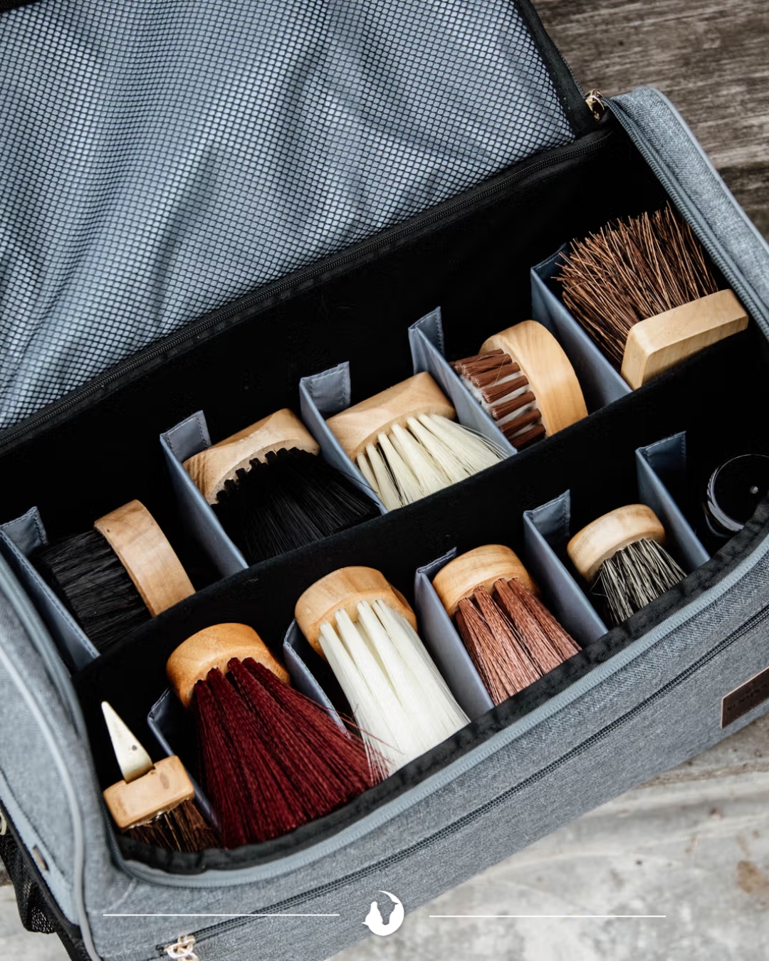 Nooit meer een rommelige poetskist: zo organiseer je je spullen slim!